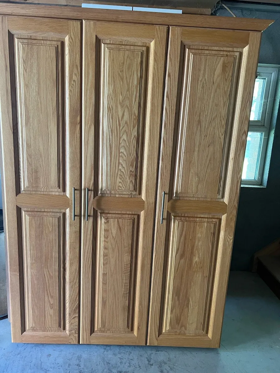 Larder/wardrobe unit - Image 1