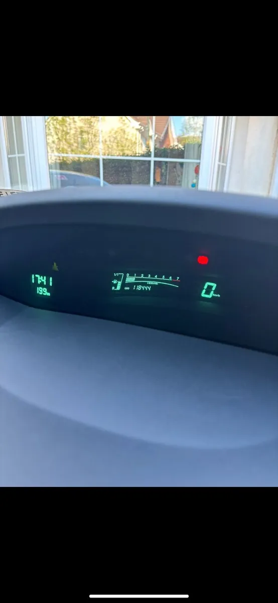 Toyota Yaris 2007 - Image 2
