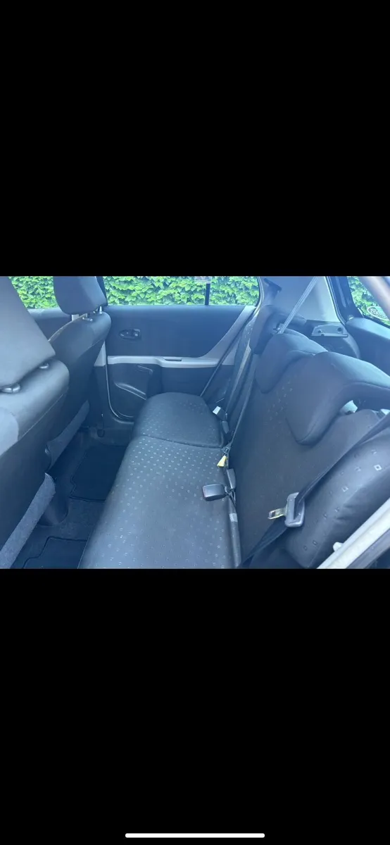 Toyota Yaris 2007 - Image 3