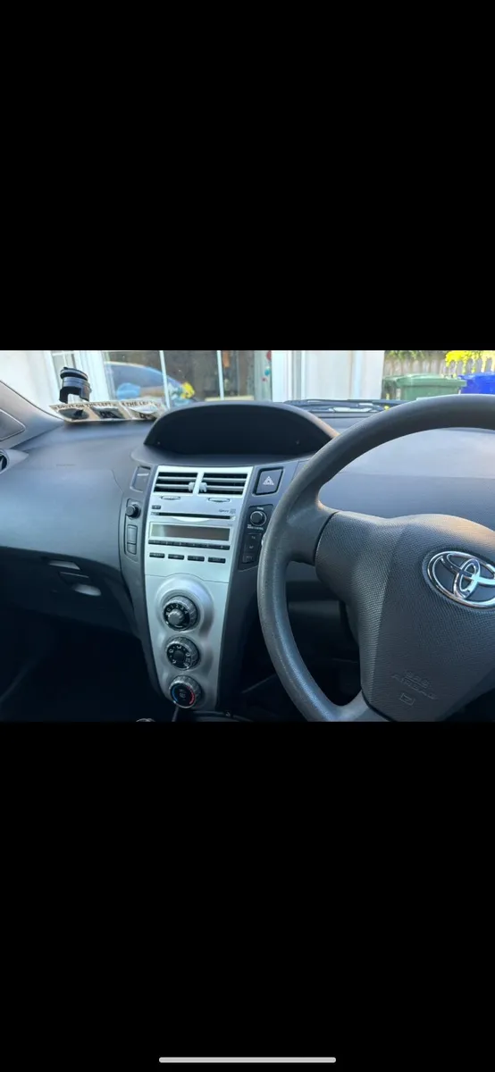 Toyota Yaris 2007 - Image 4