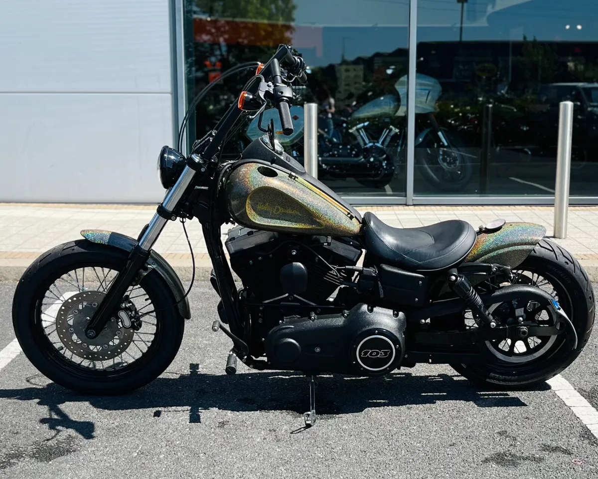 HARLEY-DAVIDSON STREET BOB CUSTOM COLOUR - Image 4