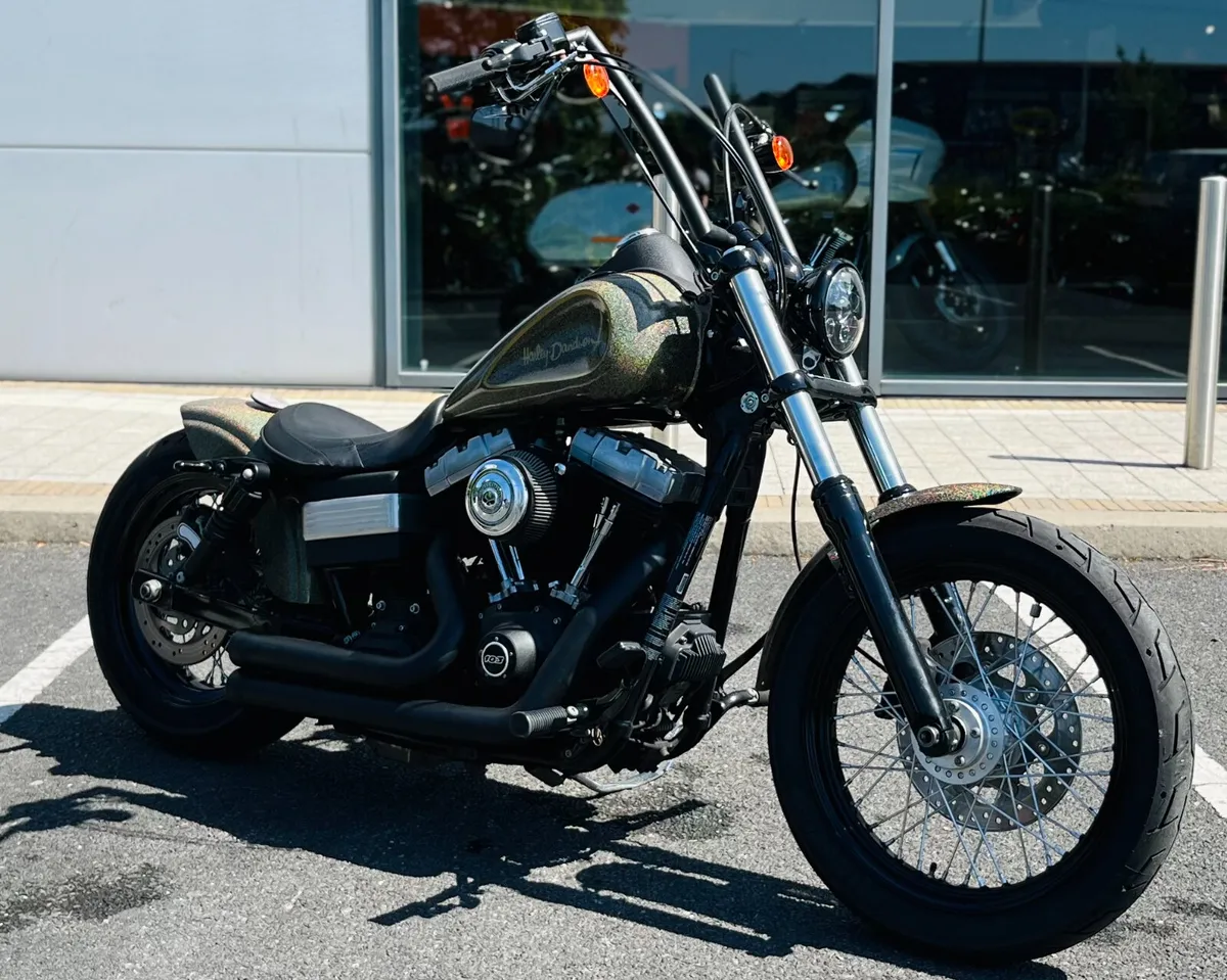 HARLEY-DAVIDSON STREET BOB CUSTOM COLOUR - Image 2