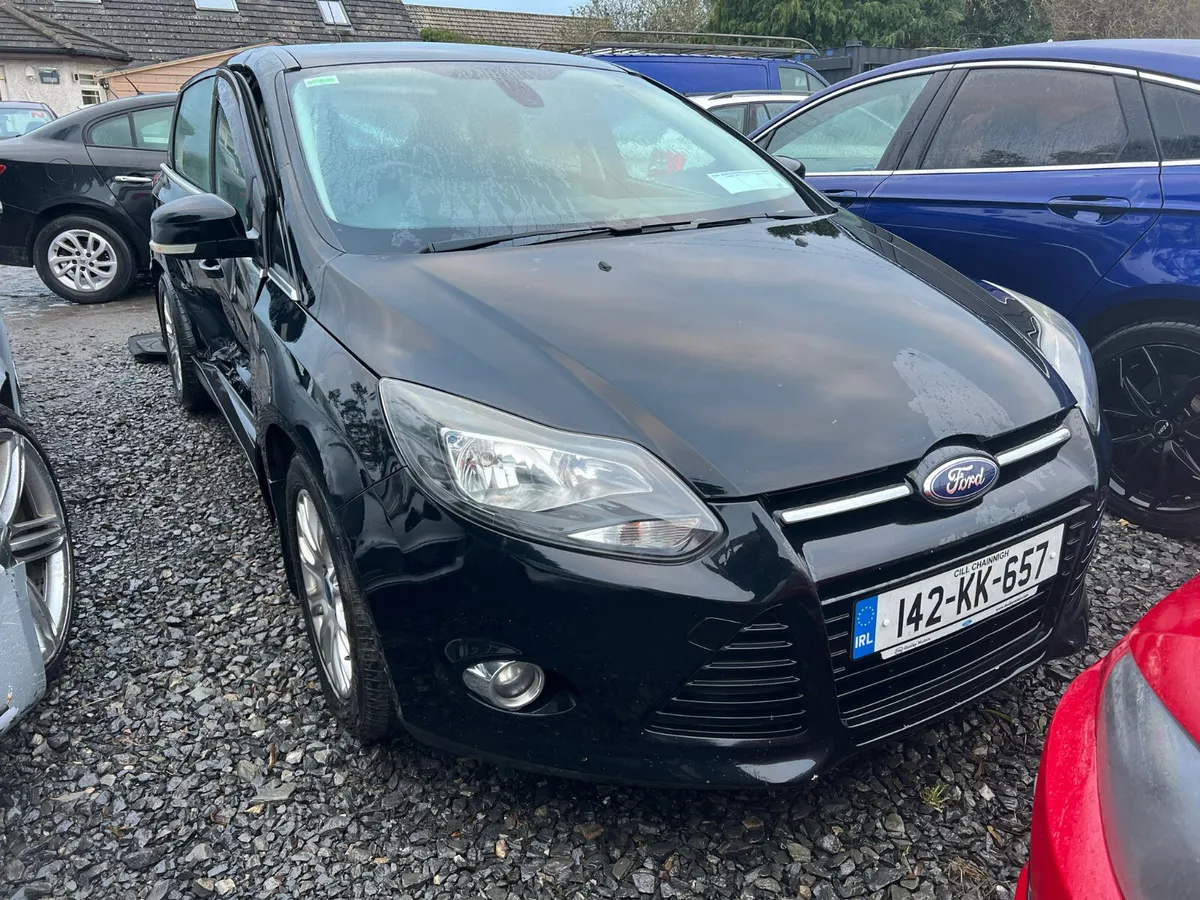 2014 Ford Focus 1.6 Diesel Titanium driving - Image 4