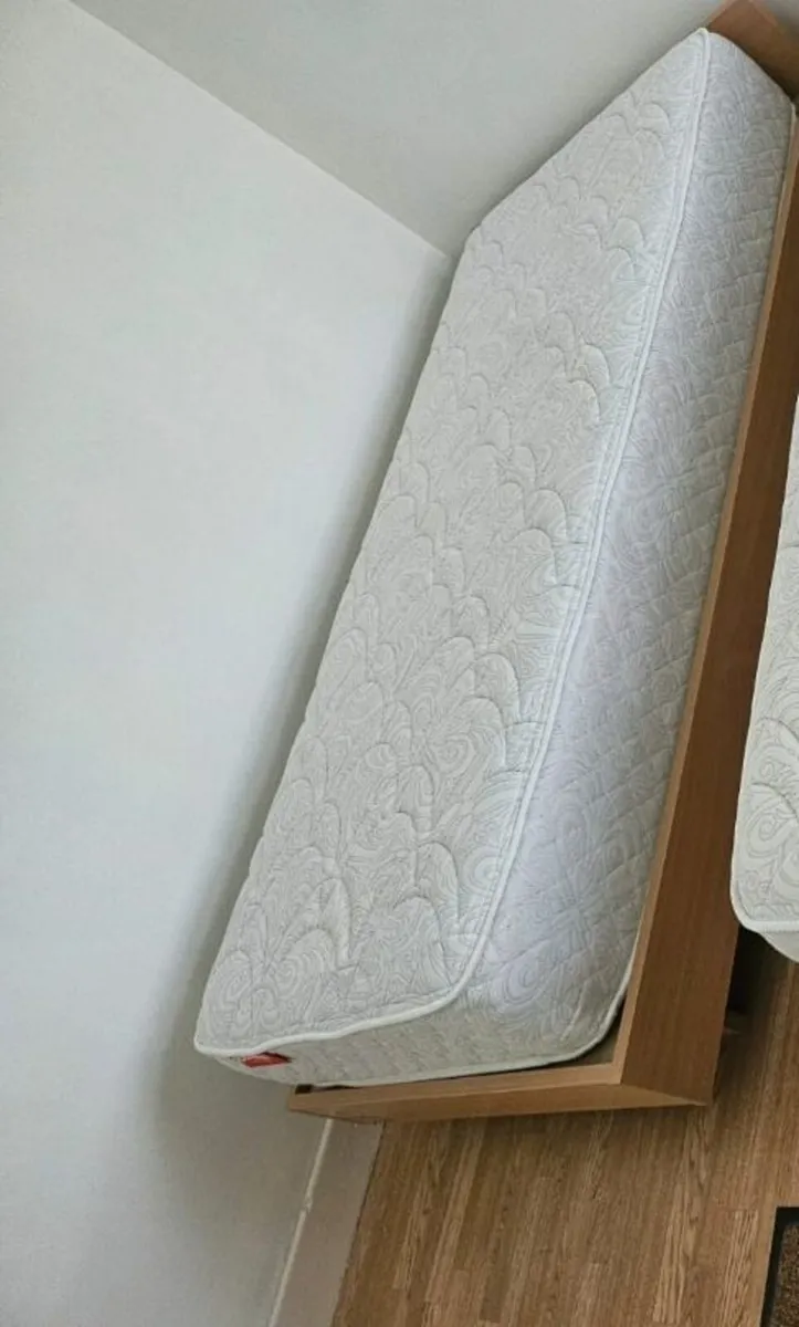 Single bed + mattress
