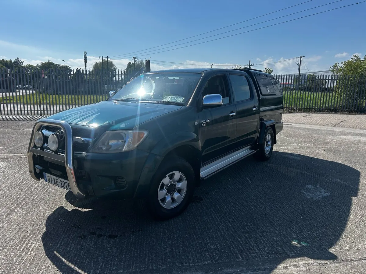 07 hilux taxed and tested - Image 2