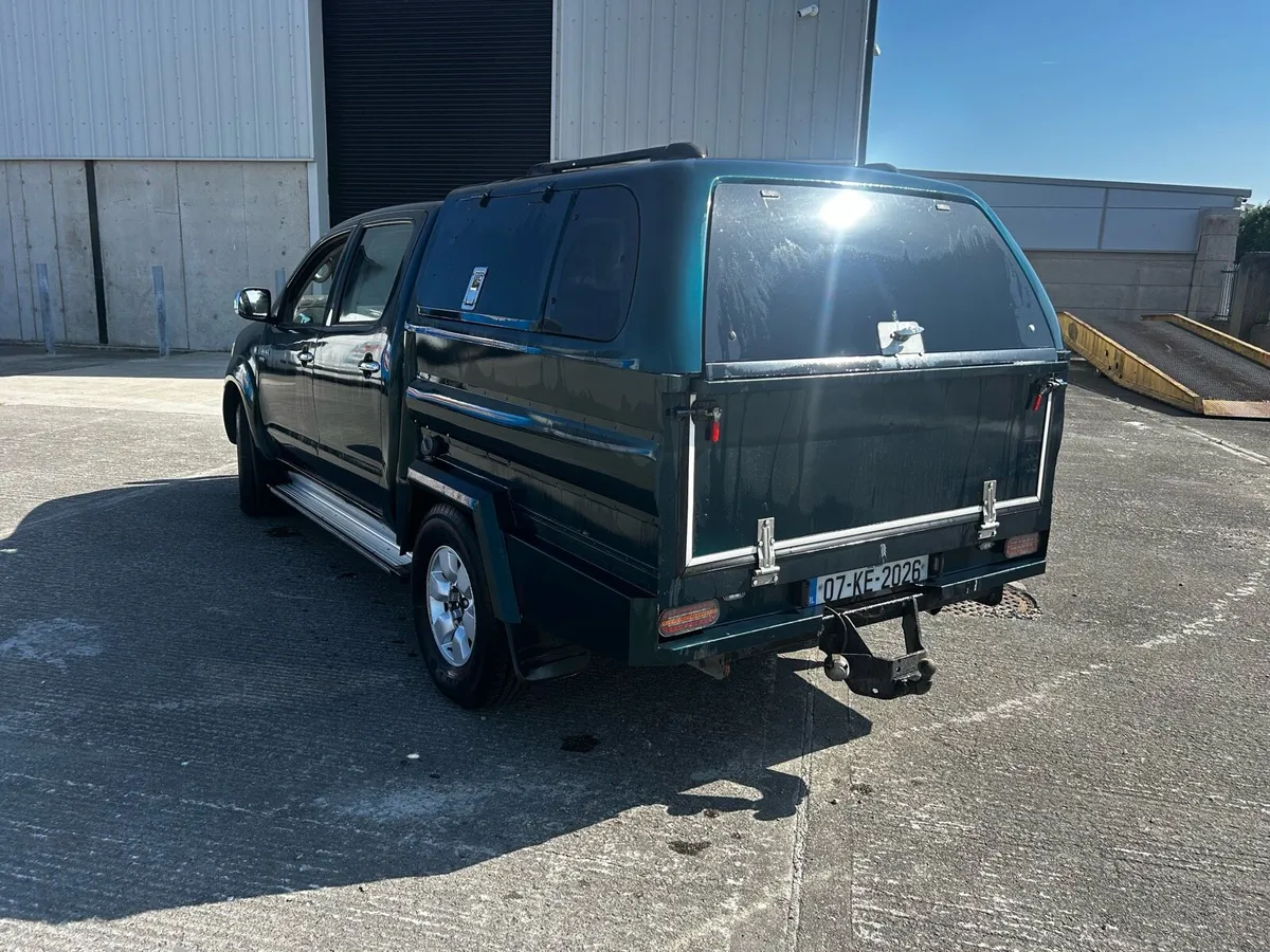 07 hilux taxed and tested - Image 4
