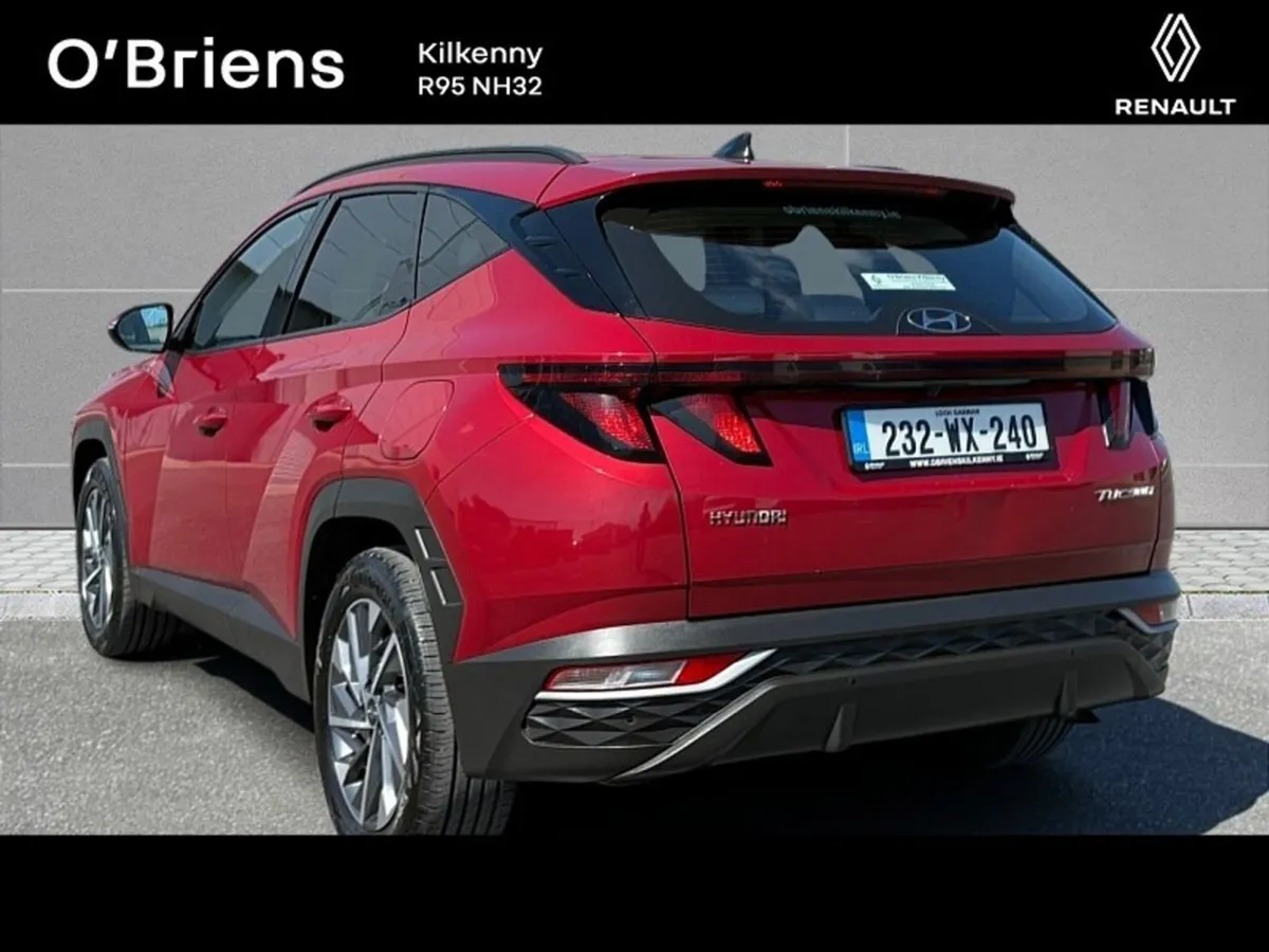 Hyundai Tucson Exucutive 1.6 DSL 5DR  1 Owner - T - Image 4