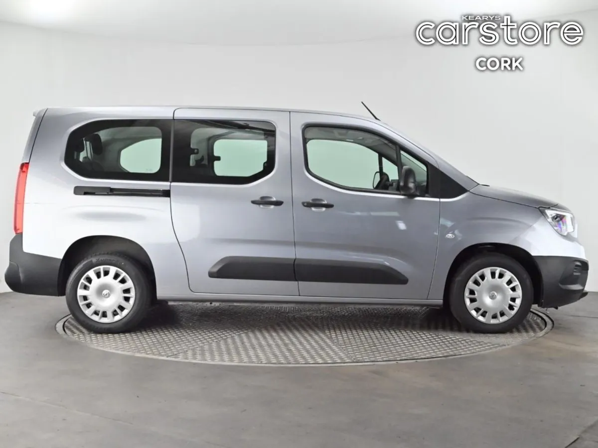 Opel Combo 1.5 Turbo D 100PS Energy XL 7 Seater - Image 2