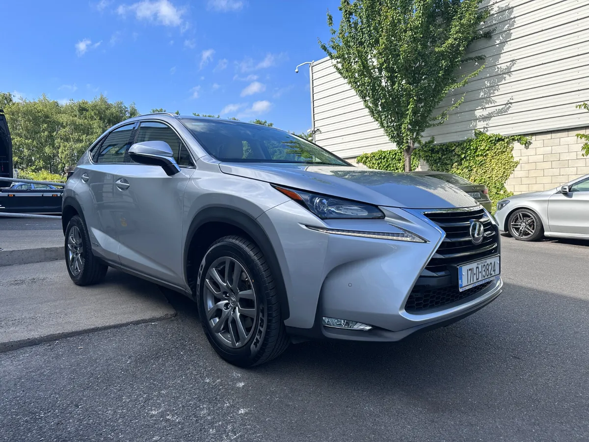 Lexus NX300H, 2017 - Image 1