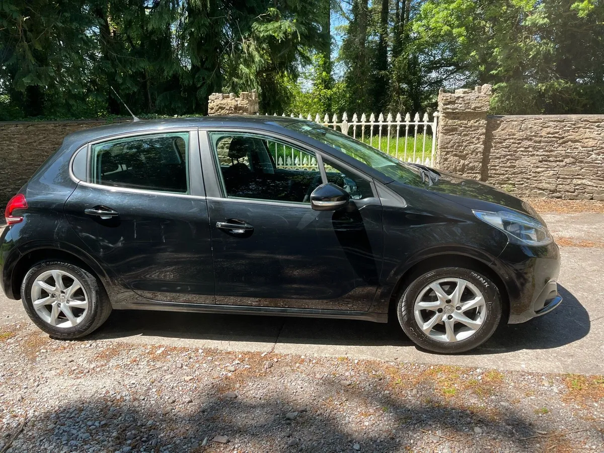 PEUGEOT 208 1.0 PETROL LOW KMS - Image 4