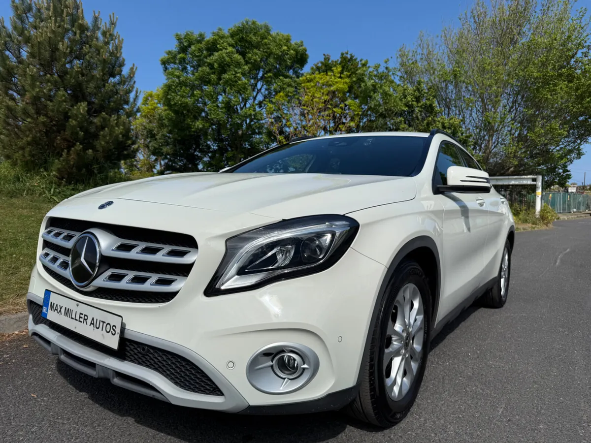 2017 Mercedes GLA180 Style - Image 3