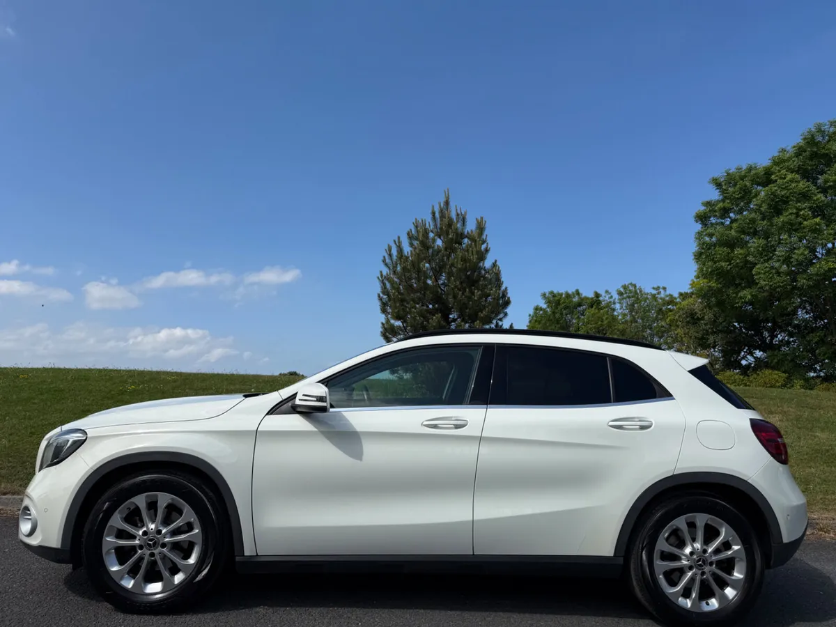 2017 Mercedes GLA180 Style - Image 4