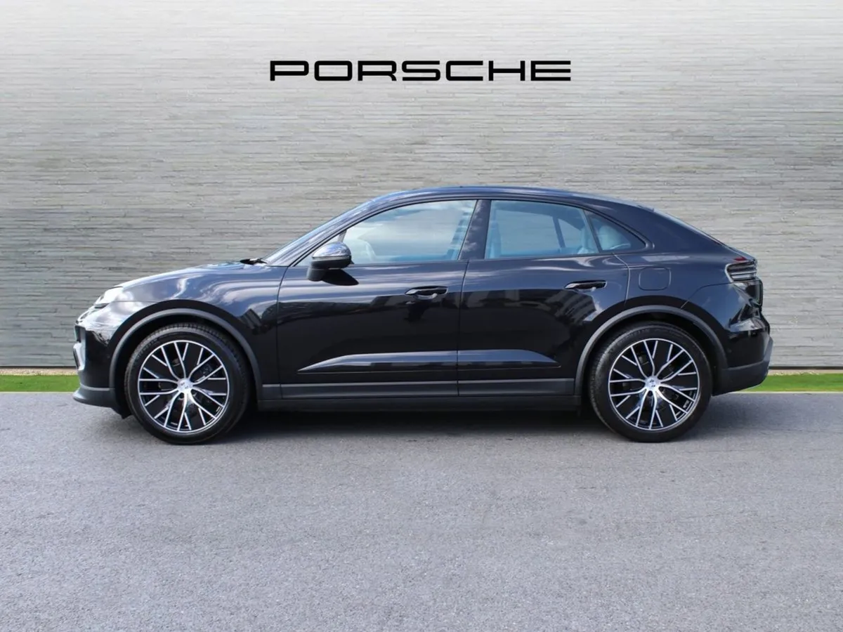 Porsche Macan 4 Electric - Image 4