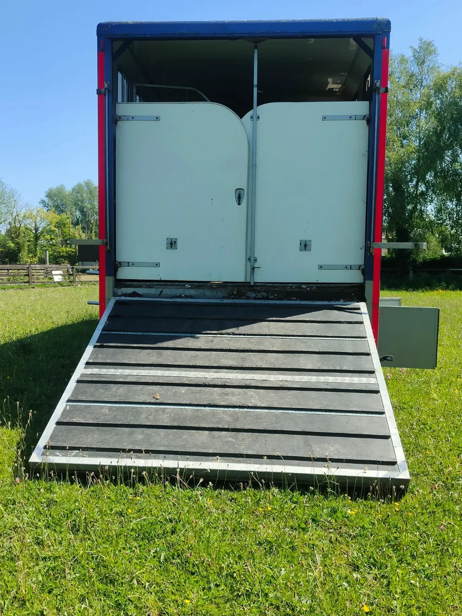 Volvo horse lorry - Image 4