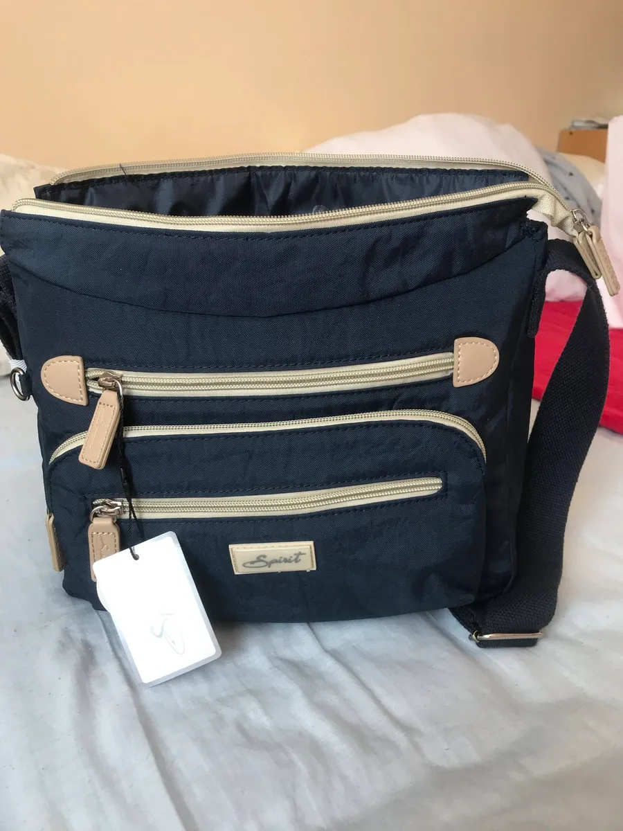 New Navy Shoulderbag €20 - Image 2