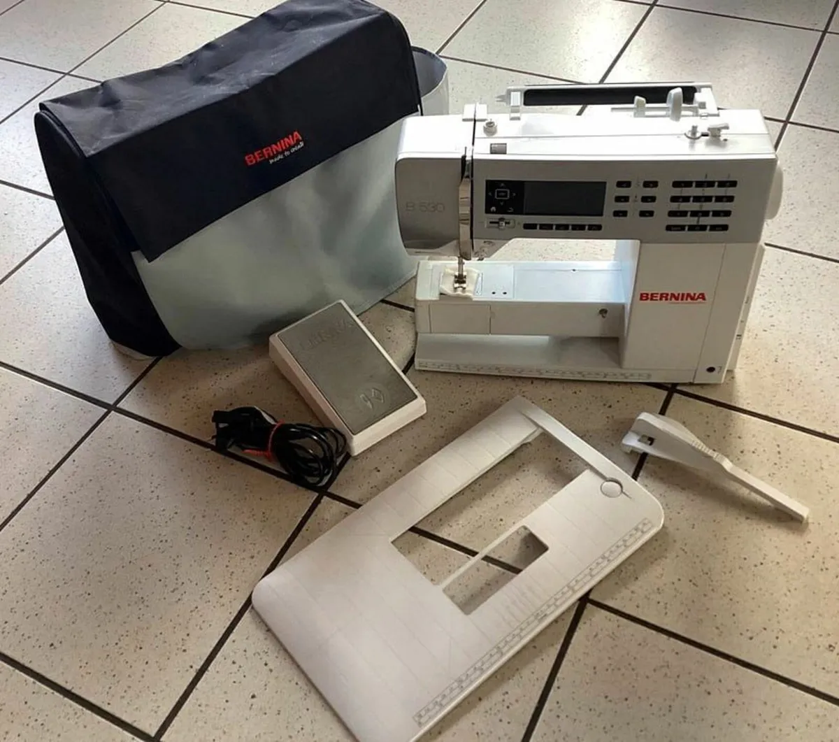 Bernina B 530 Sewing Machine Full Accessories - Image 1