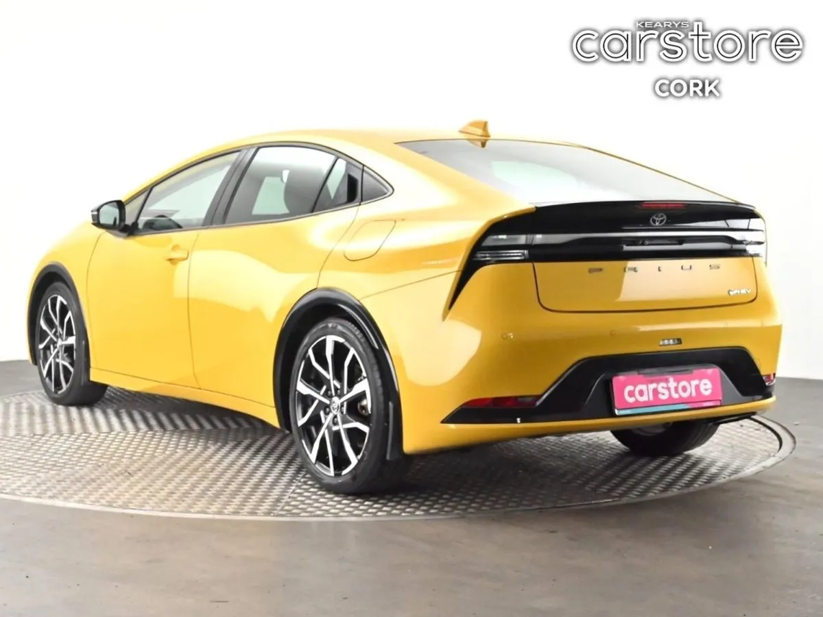 Toyota Prius 2.0 Litre Plug-in Hybrid (223 hp) - Image 4