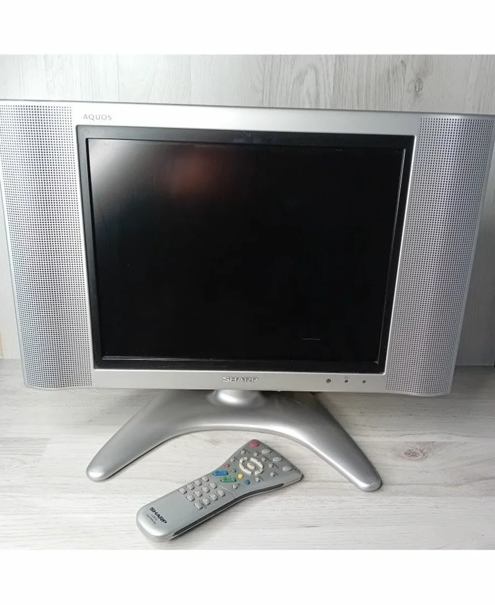 SHARP AQUOS LC-15B4E COLOUR TV - CAMPER VAN GAMING