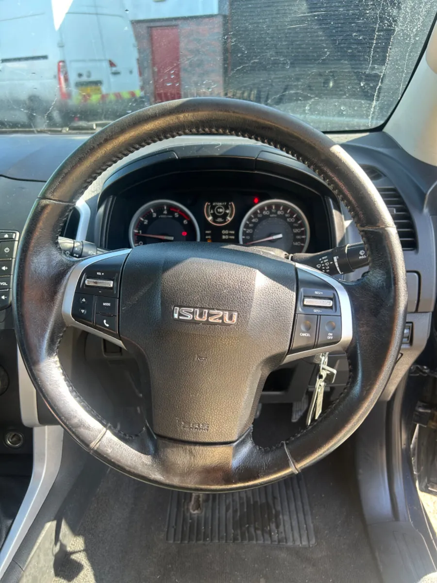 Isuzu D-Max 2018 - Image 3