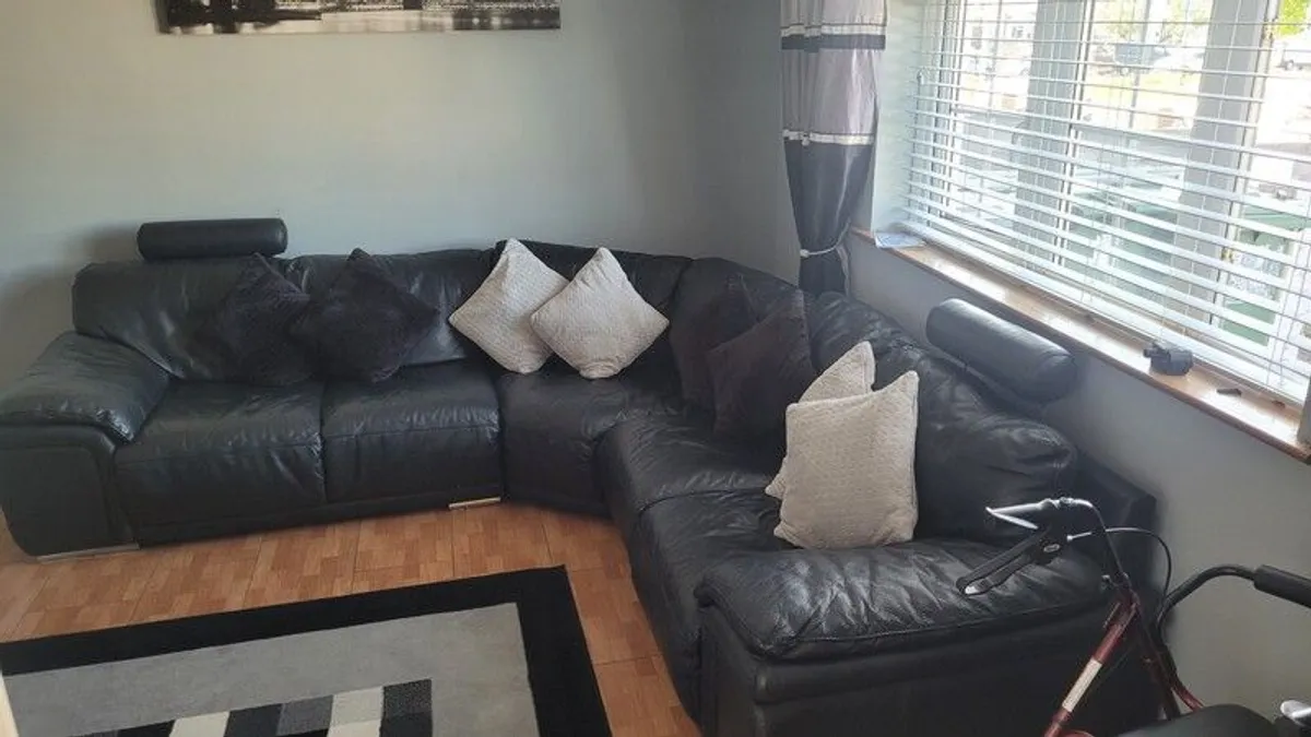 leather sofa - Image 2