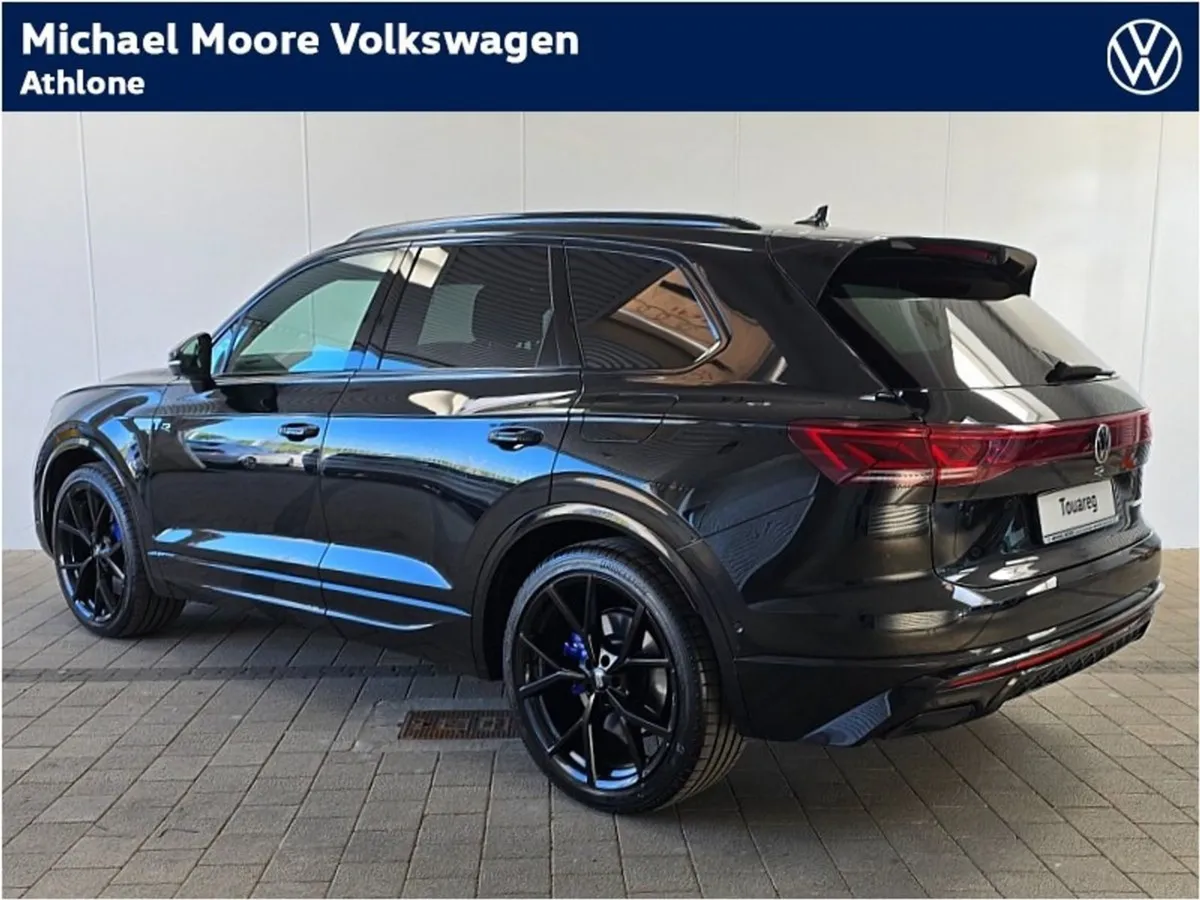 Volkswagen Touareg Touareg R 3.0 TSI Phev 462HP - Image 3