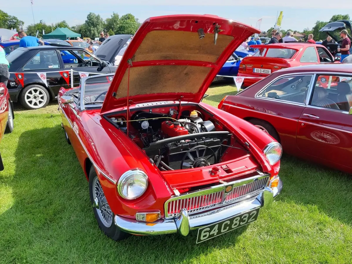MG MGB Roadster 1964 Red - Image 4