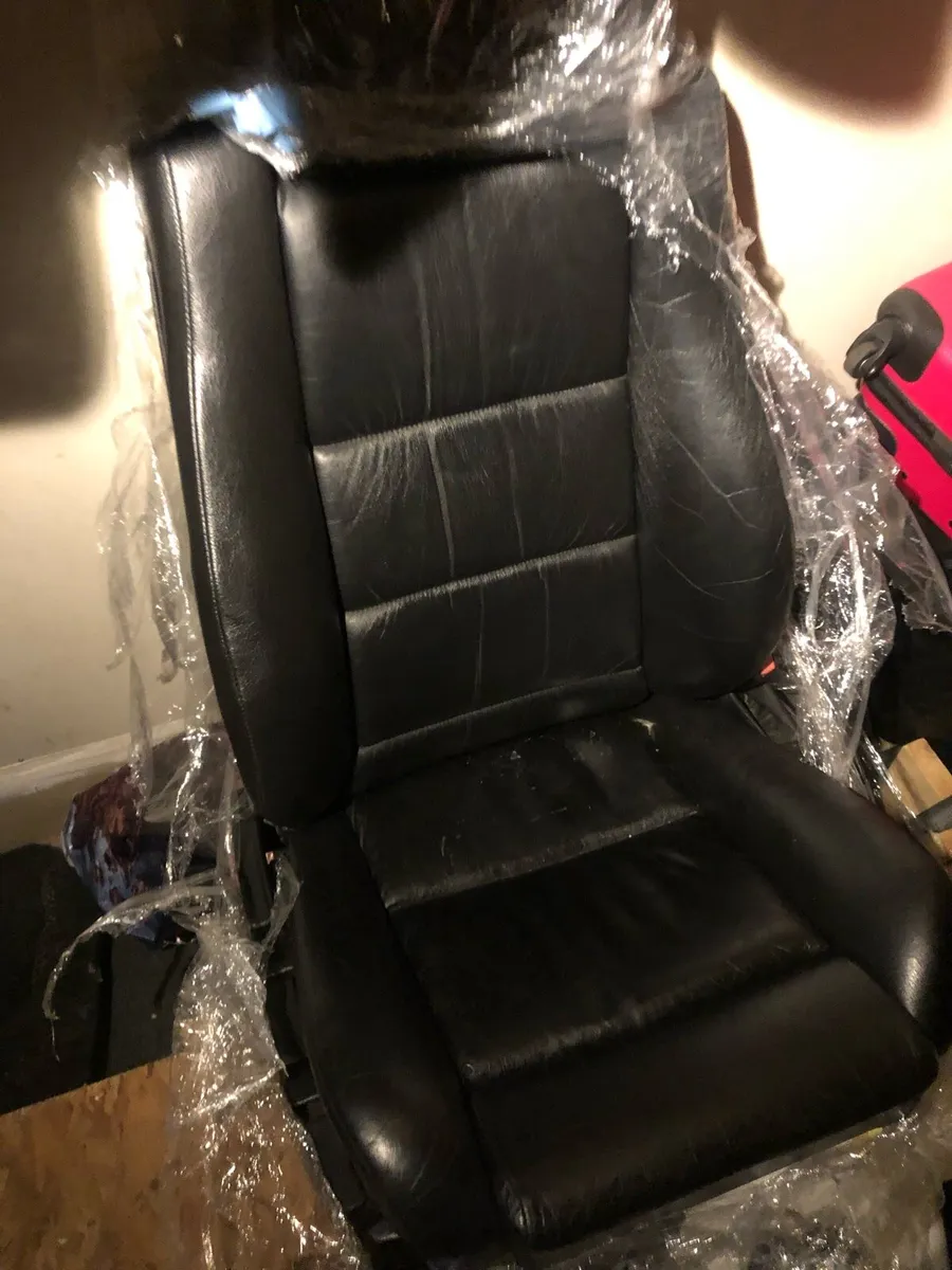 Bmw e34 seats - Image 2