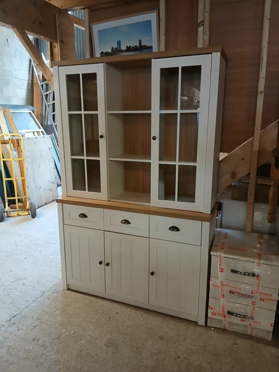 Dresser - Image 1