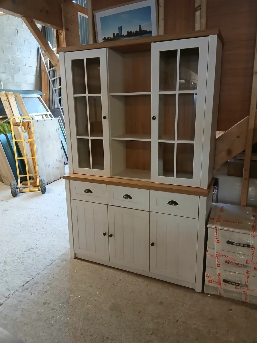 Dresser - Image 2
