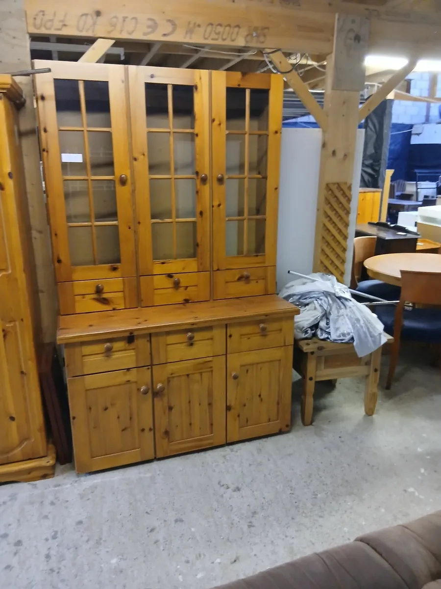 Dresser - Image 3