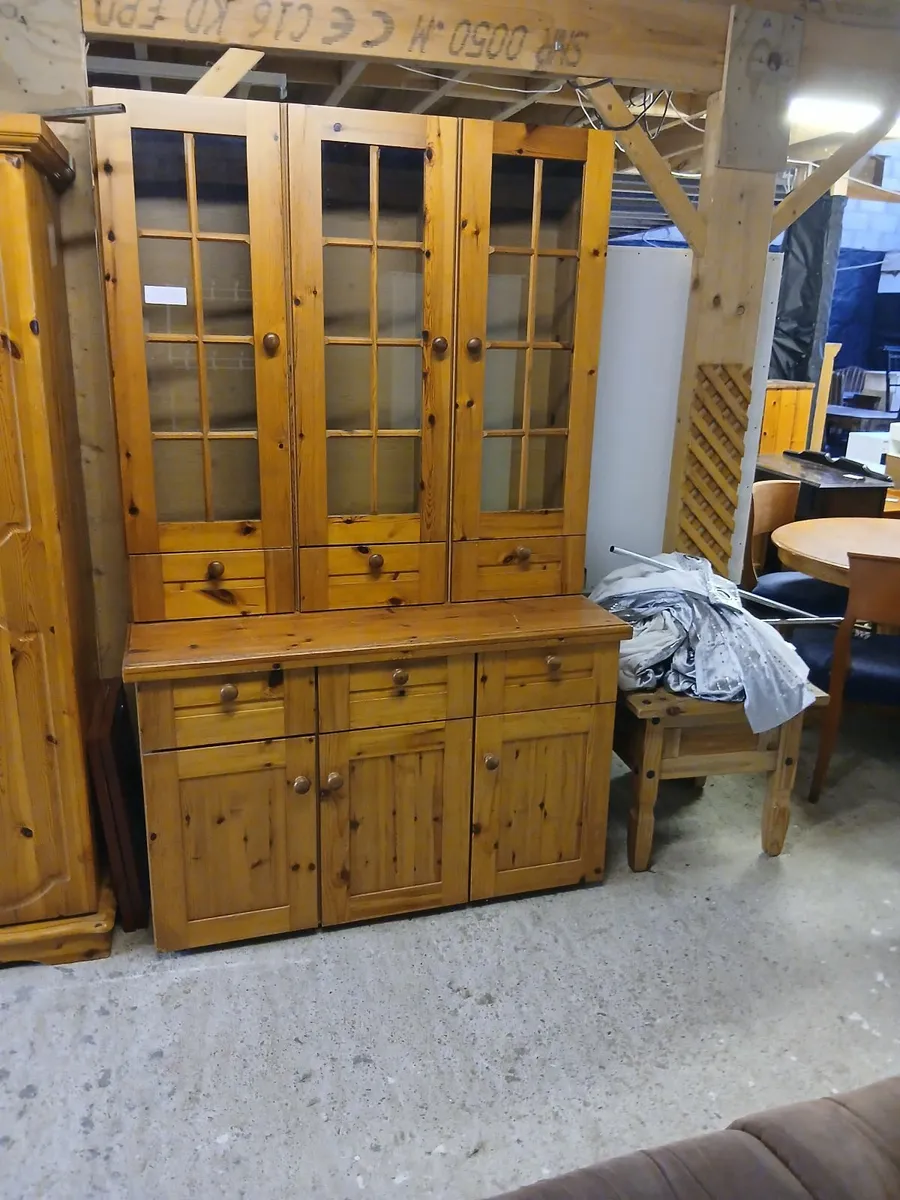 Dresser - Image 4