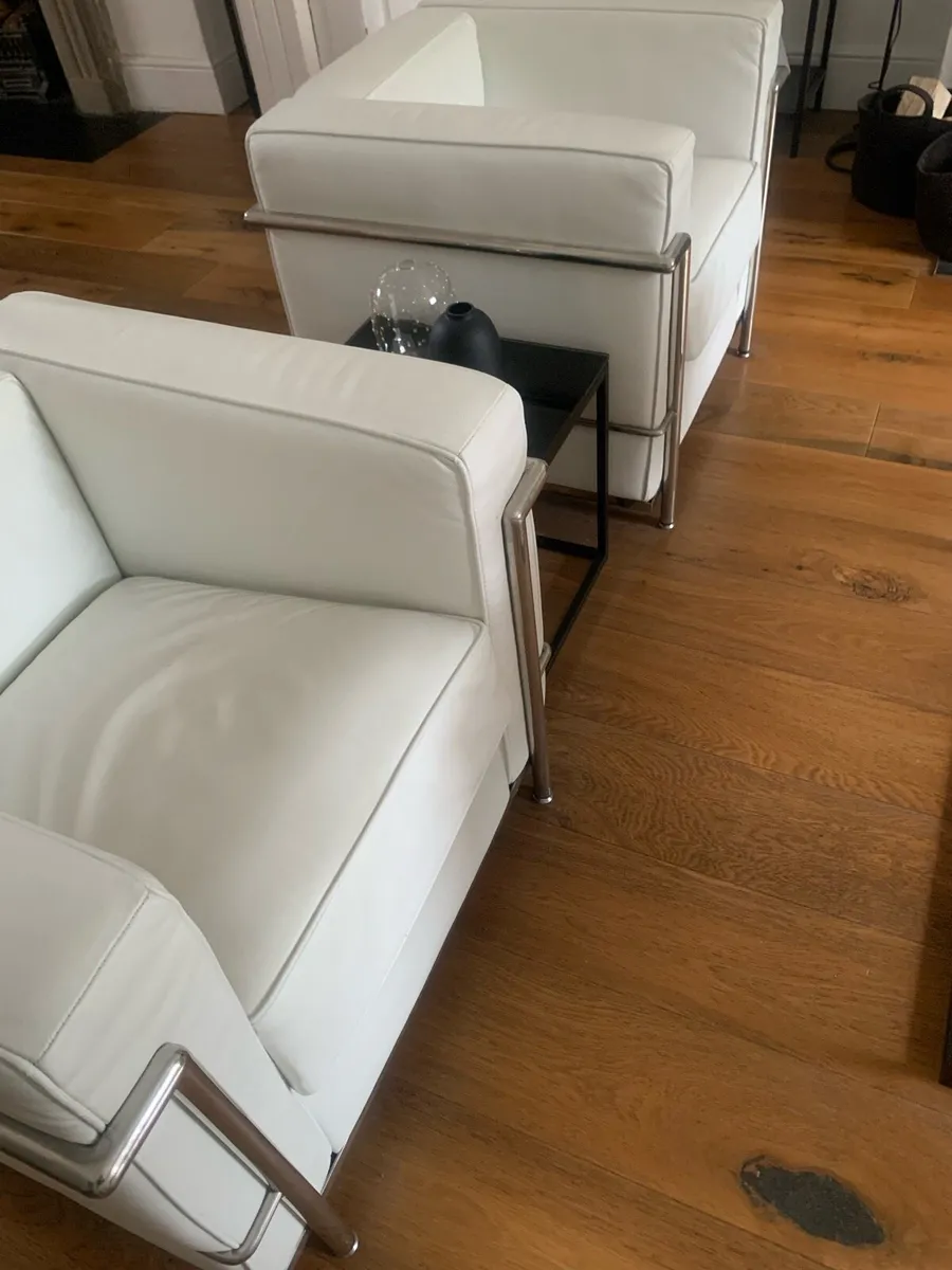 Sofa and chairs - Image 3