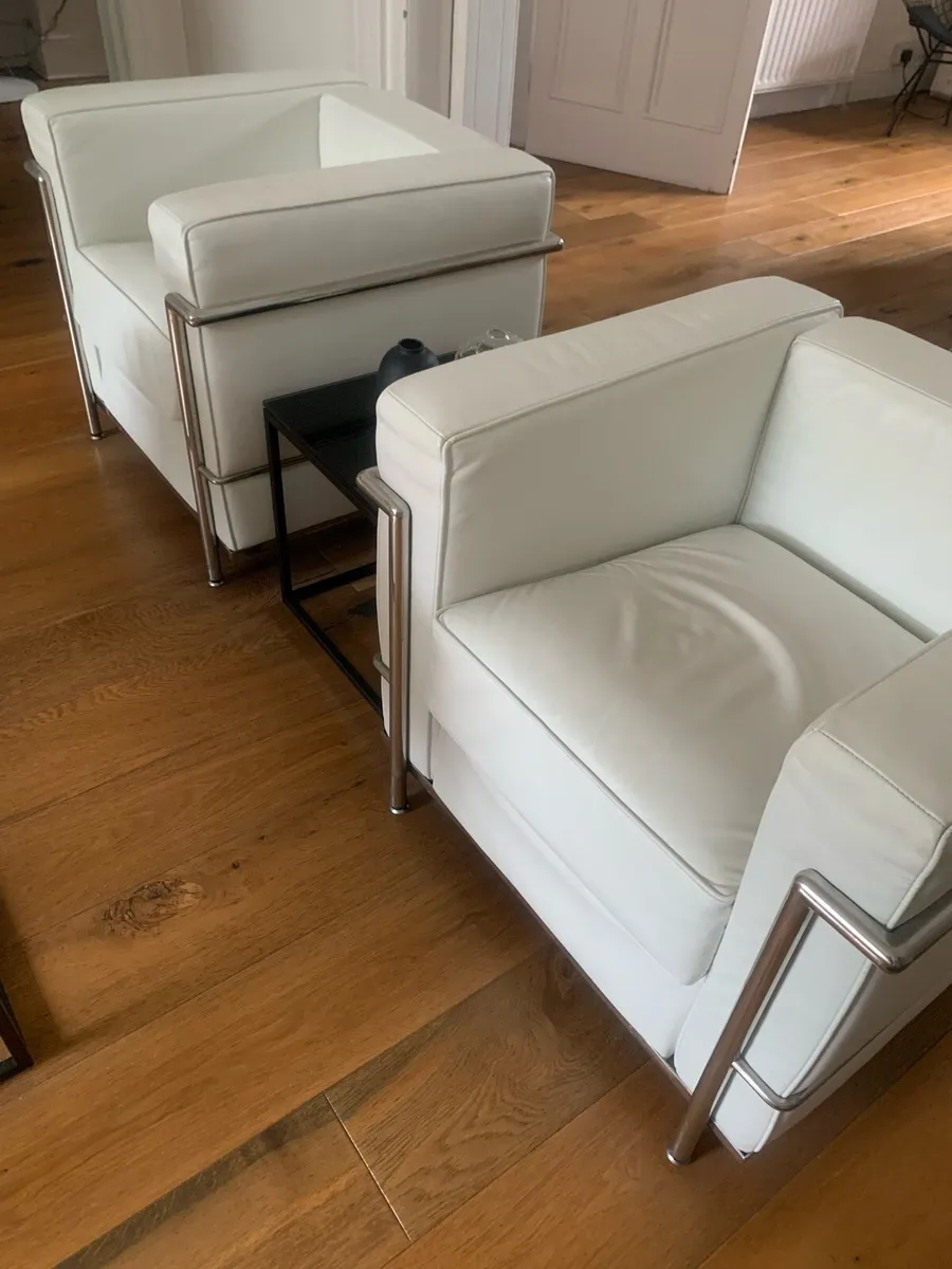 Sofa and chairs - Image 4
