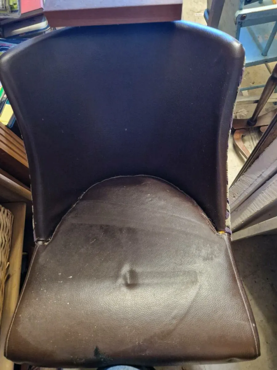Pub Tub Chair - Image 3