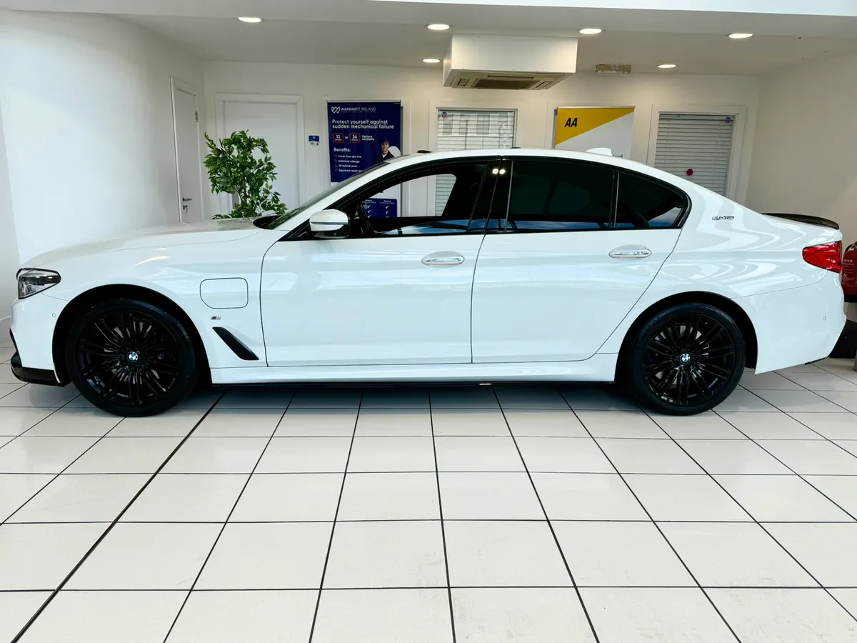 192 BMW 530E G30 MSPORT HEADSUP/SUNROOF/HARMON KAR - Image 4