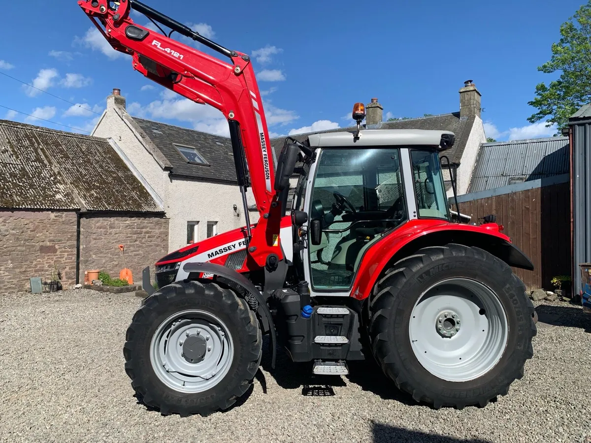 Massey Ferguson 5S.135 - Image 2