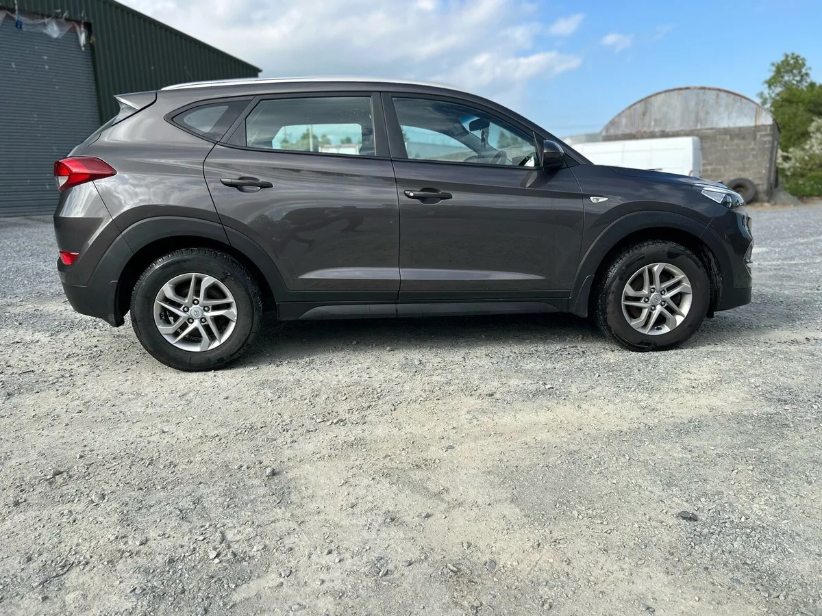 2016 Hyundai Tucson 1.7 diesel - Image 3
