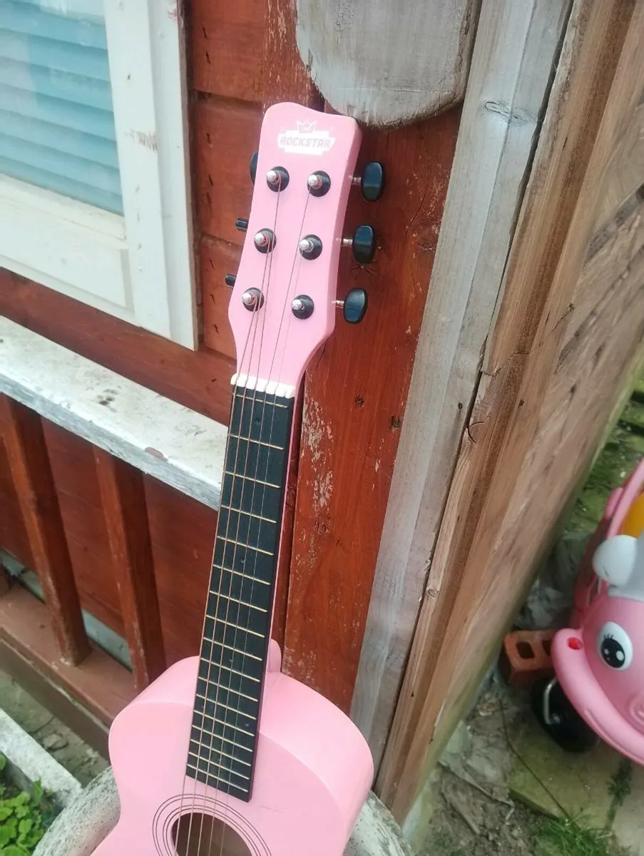 Childrens guitar - Image 3