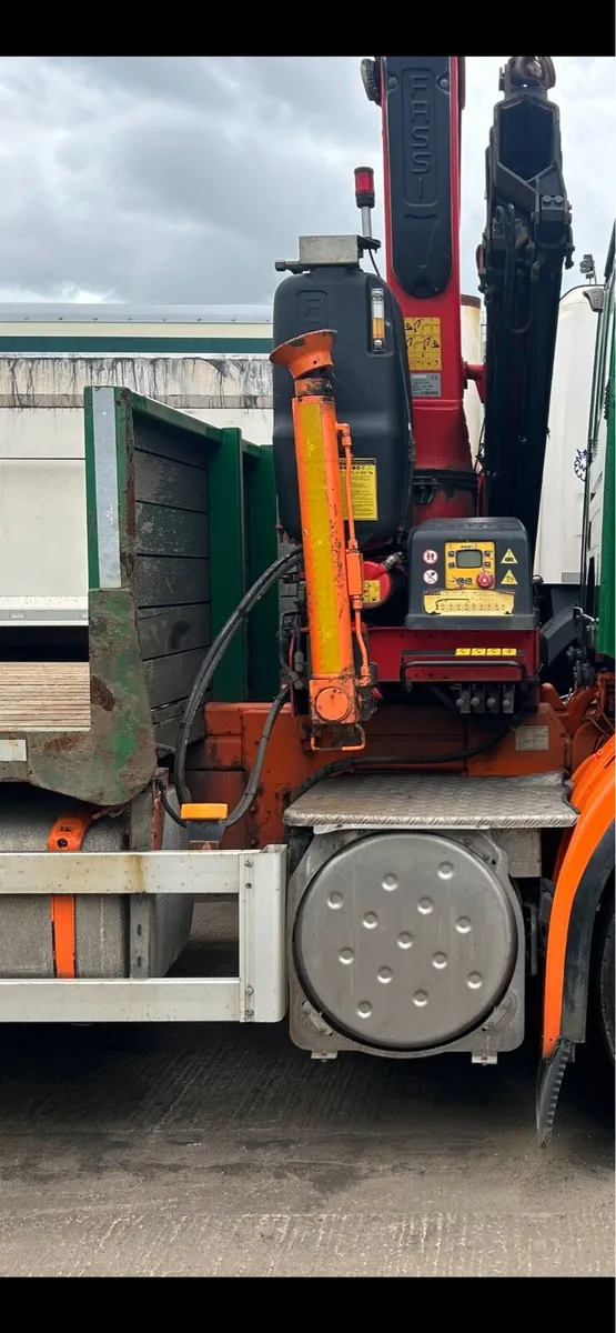 Fassi Crane 11 ton - Image 1