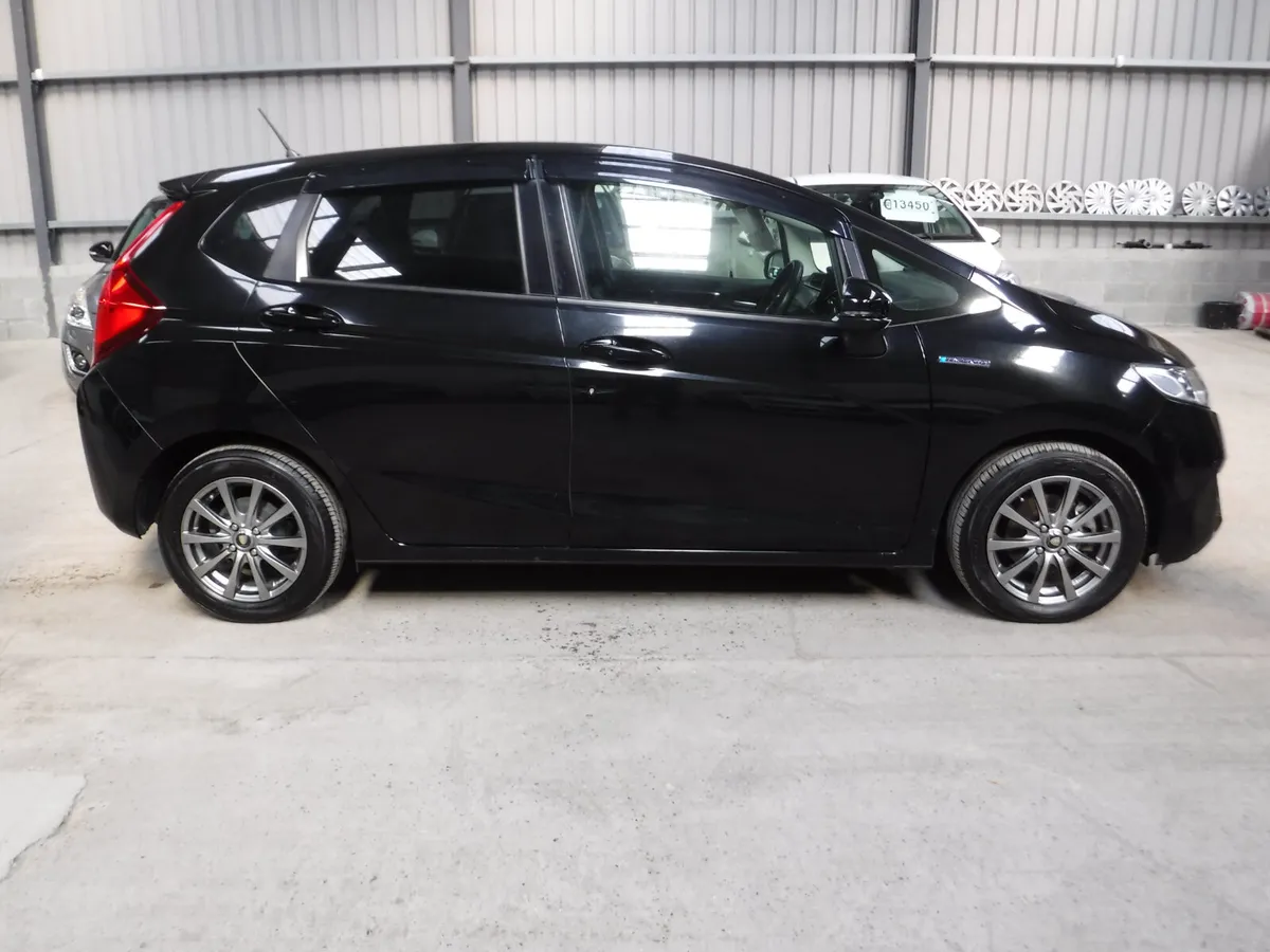 HONDA FIT 1.5 AUTO HYBRID ANDROID+CAPLAY - Image 2