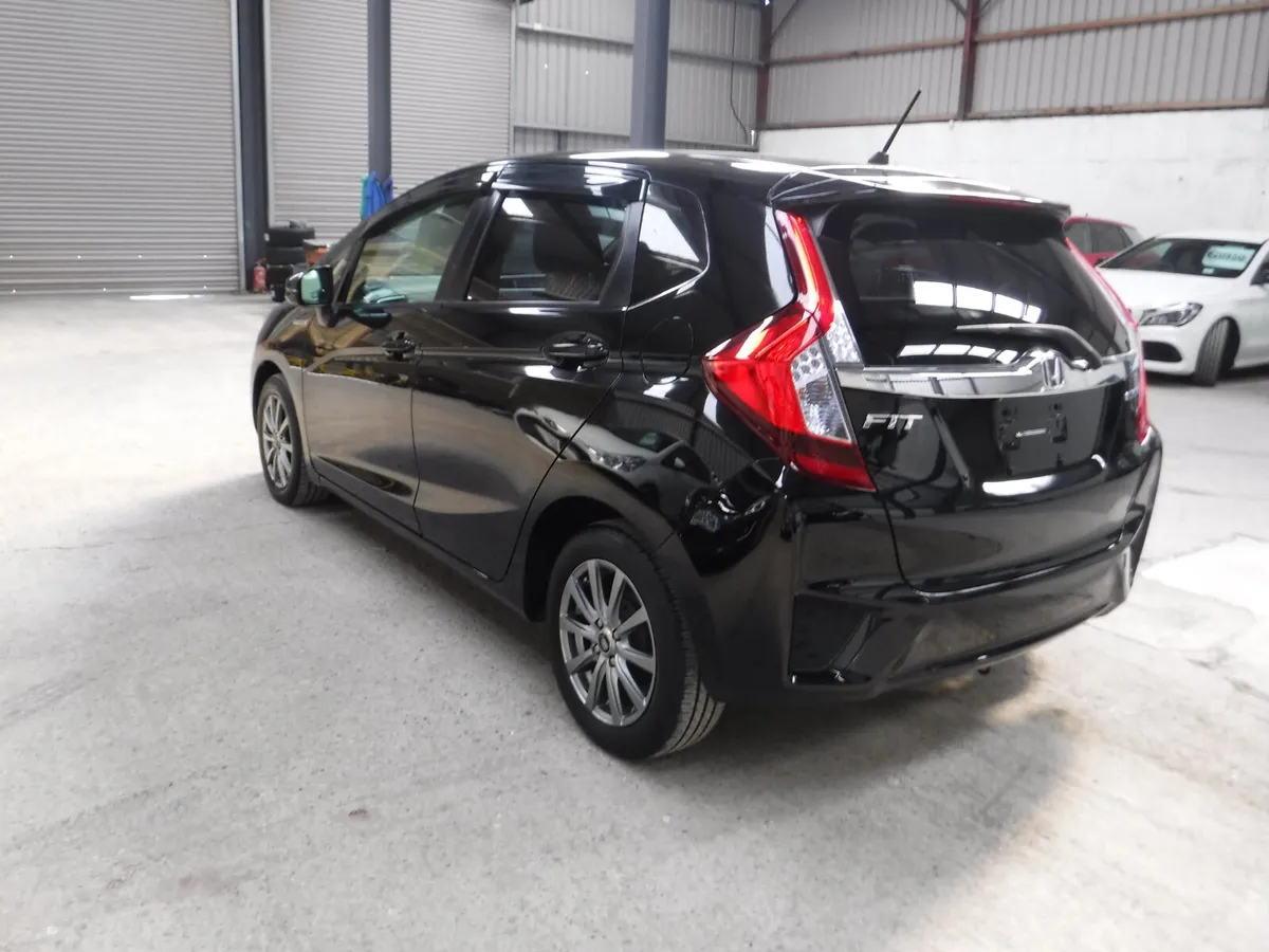 HONDA FIT 1.5 AUTO HYBRID ANDROID+CAPLAY - Image 4