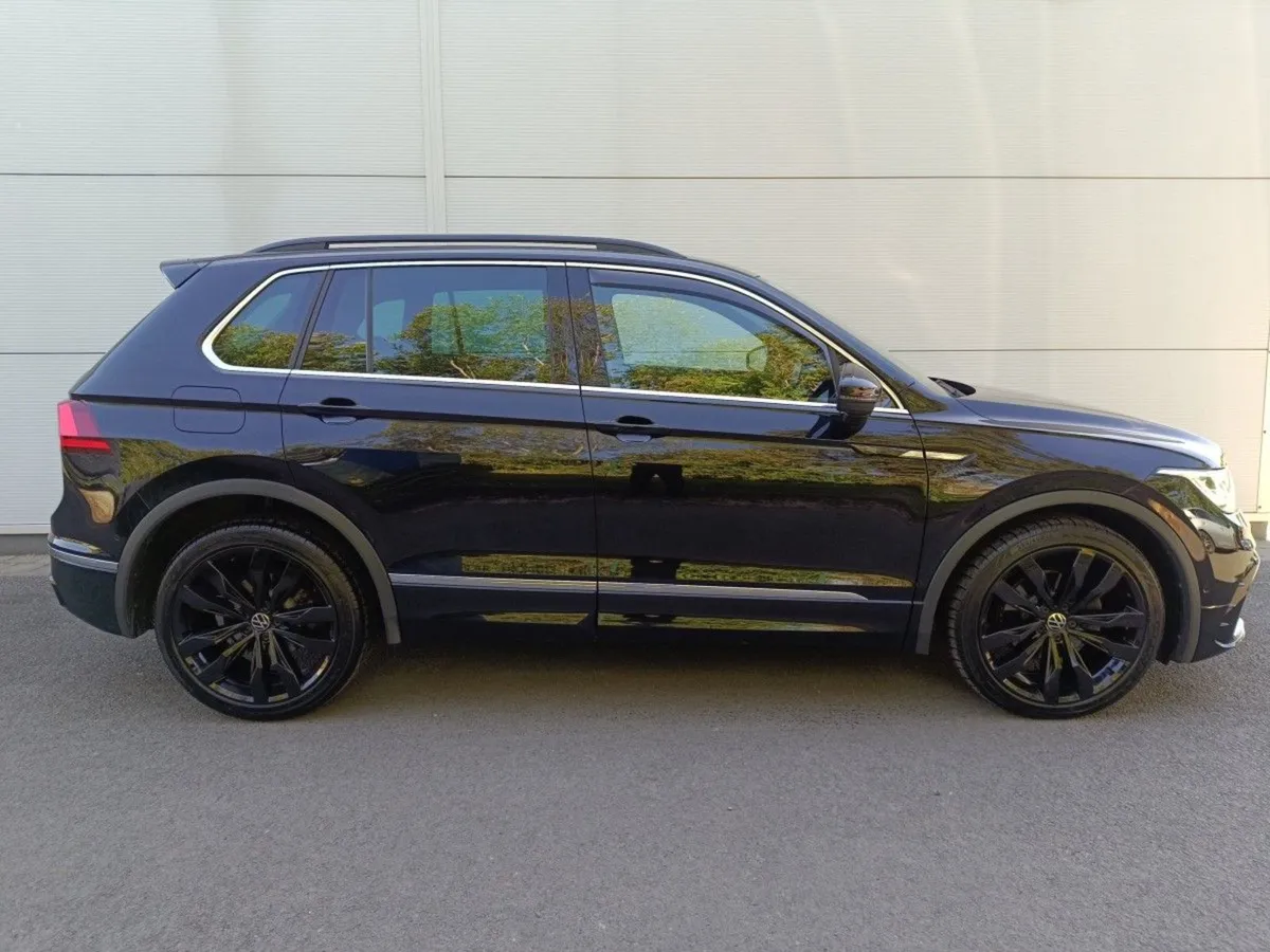 Volkswagen Tiguan 2.0 TDI 150HP R-line M6F Black - Image 2