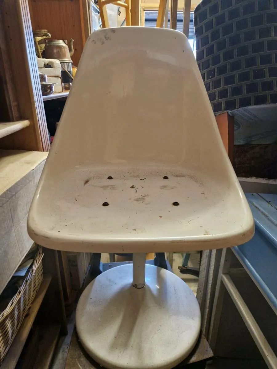 Vintage Retro Swivel Chair - Image 2