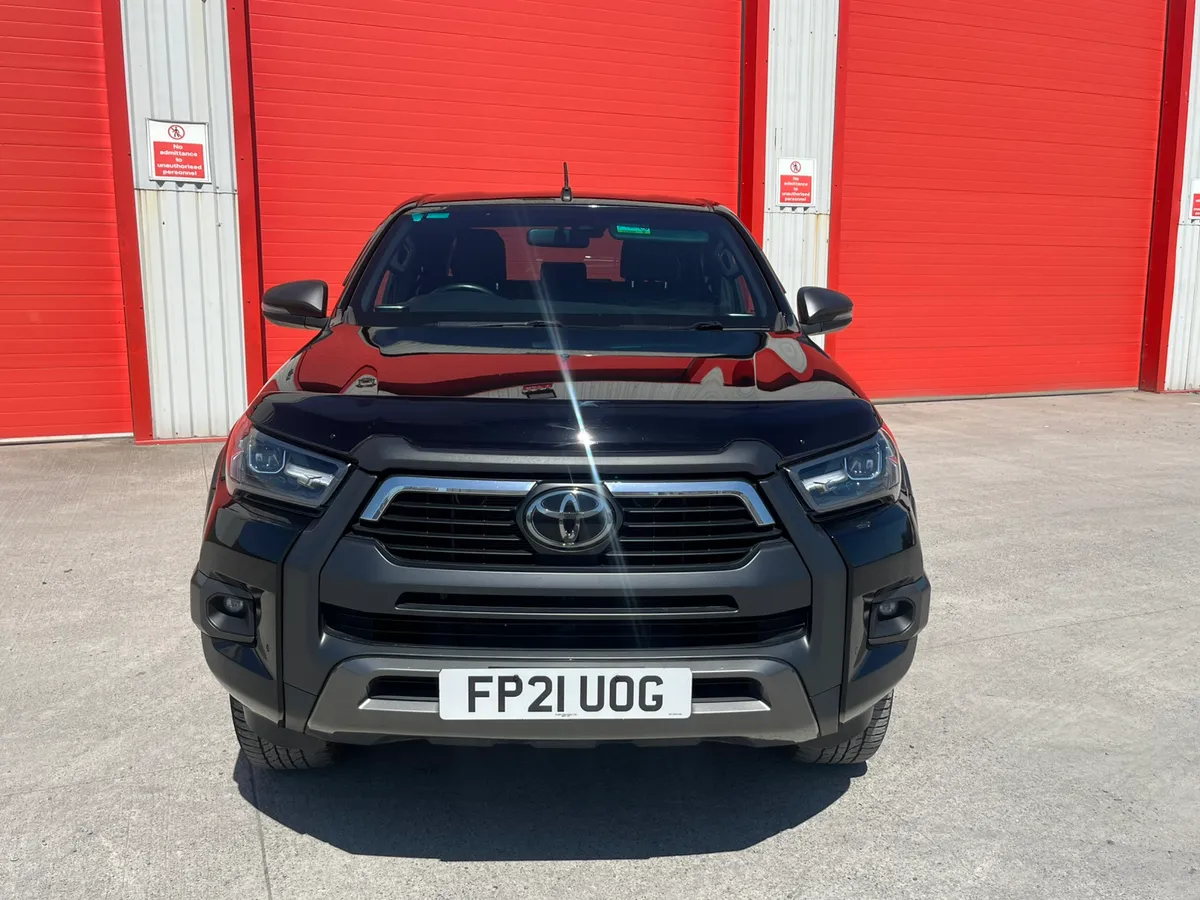 2021 Toyota Hilux 2.8 Invincible X - Image 3