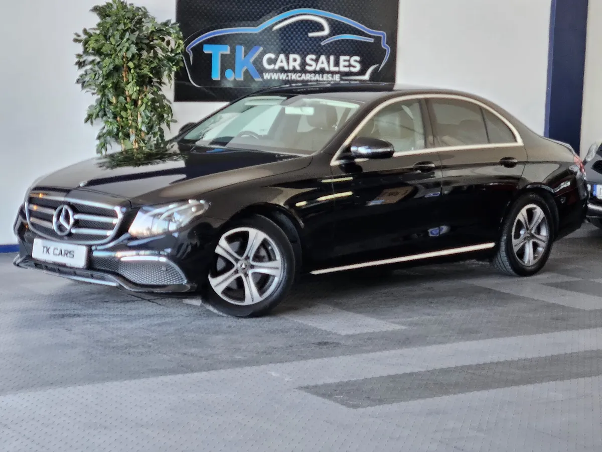 18 MERCEDES BENZ E-CLASS-220 AVANTGARDE - Image 1