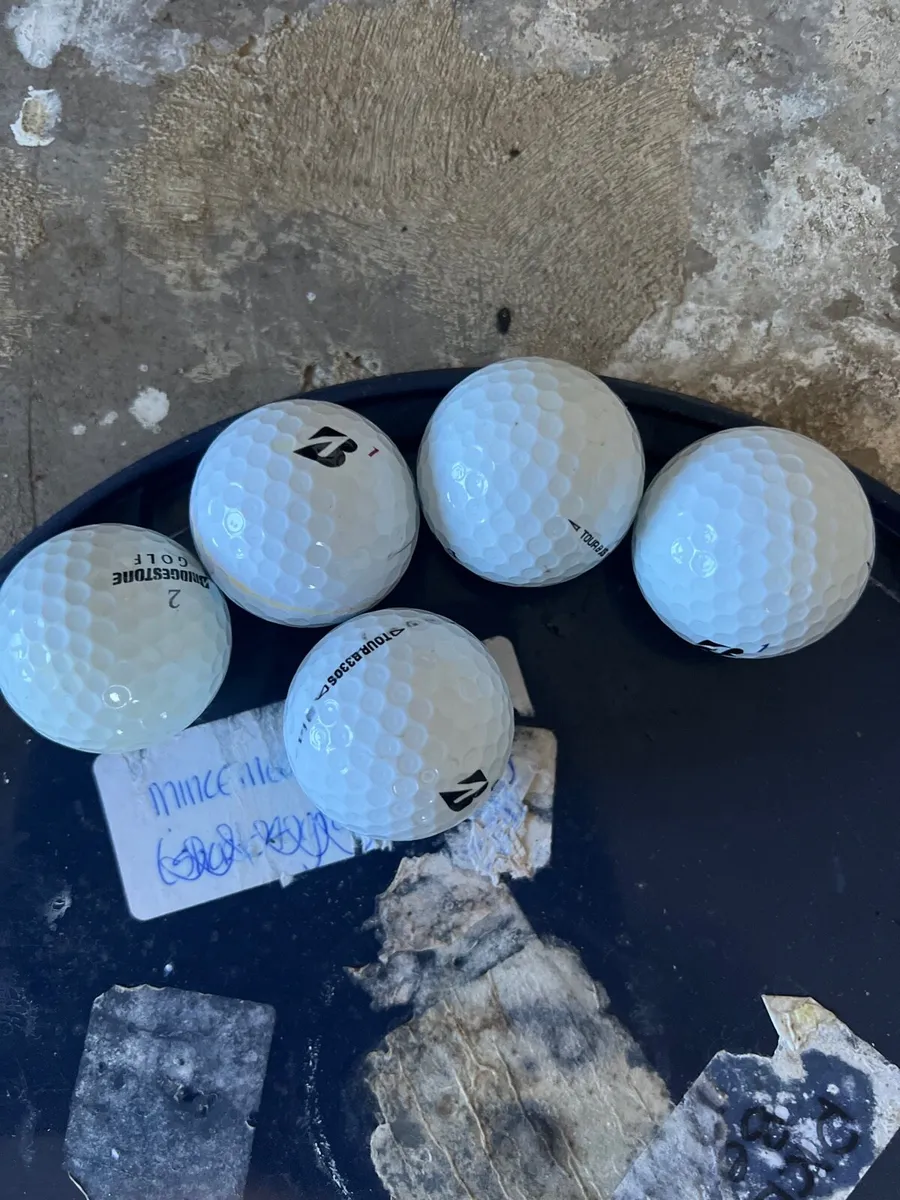 5 Bridgestone golf balls BX And Tour