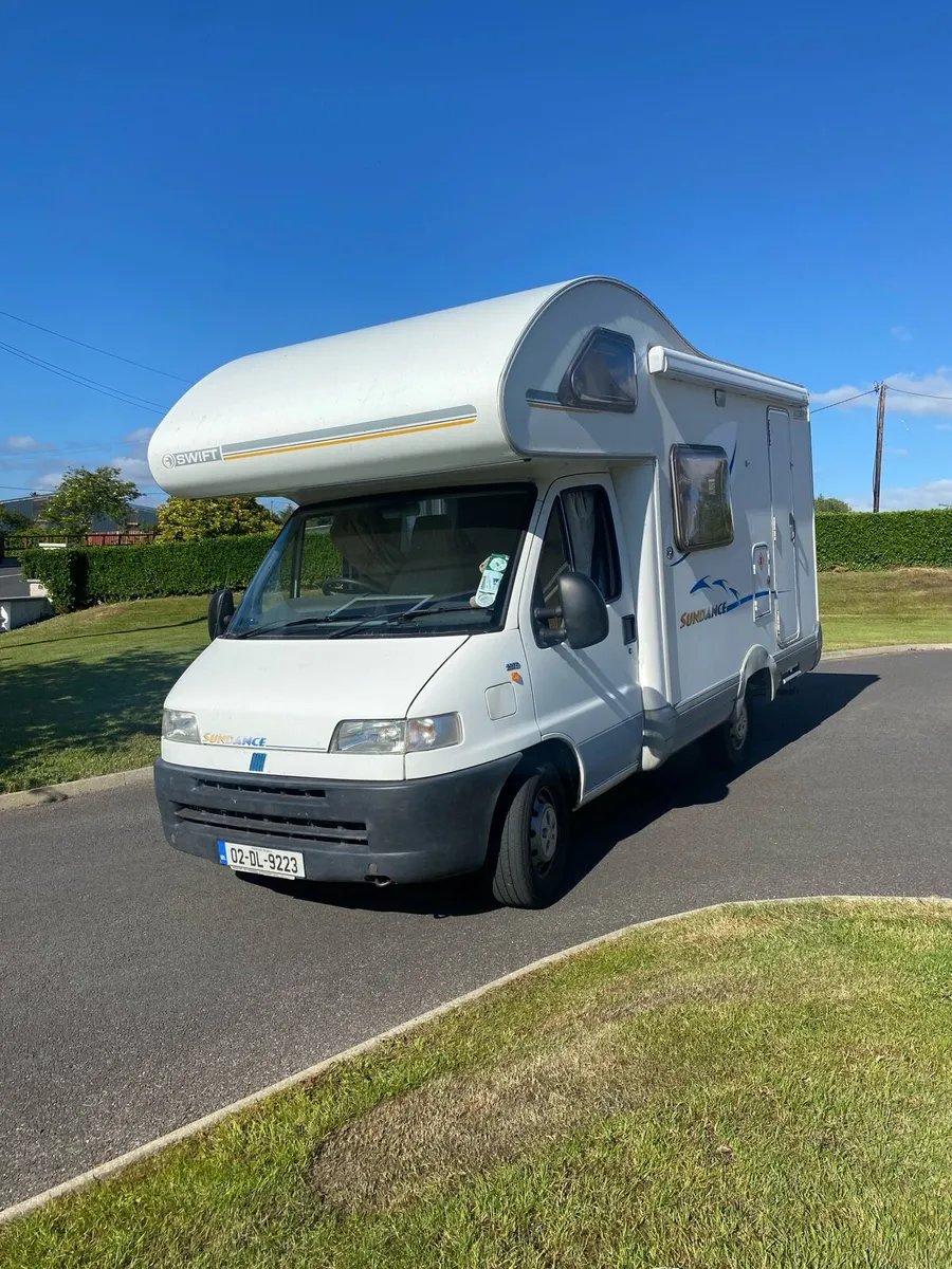 Camper van - Image 2