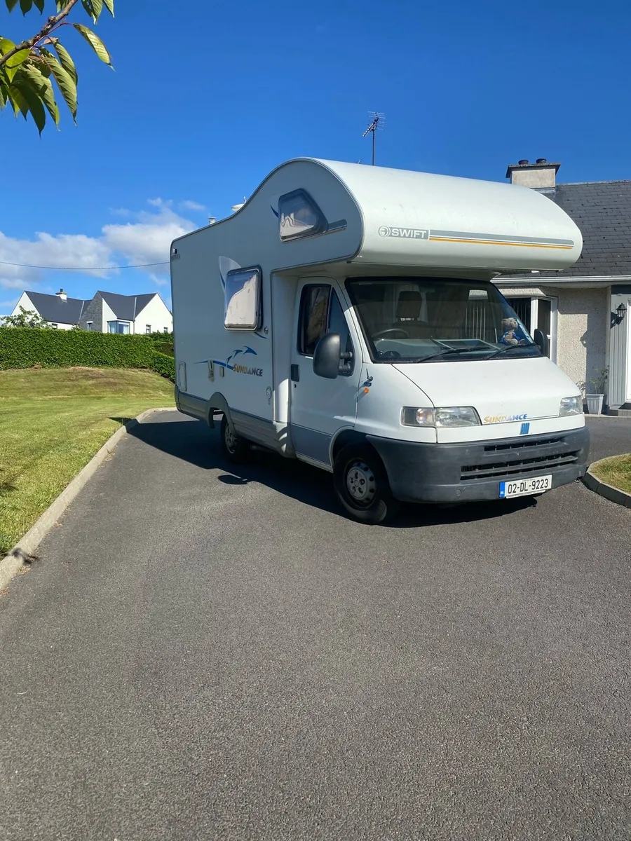 Camper van - Image 1