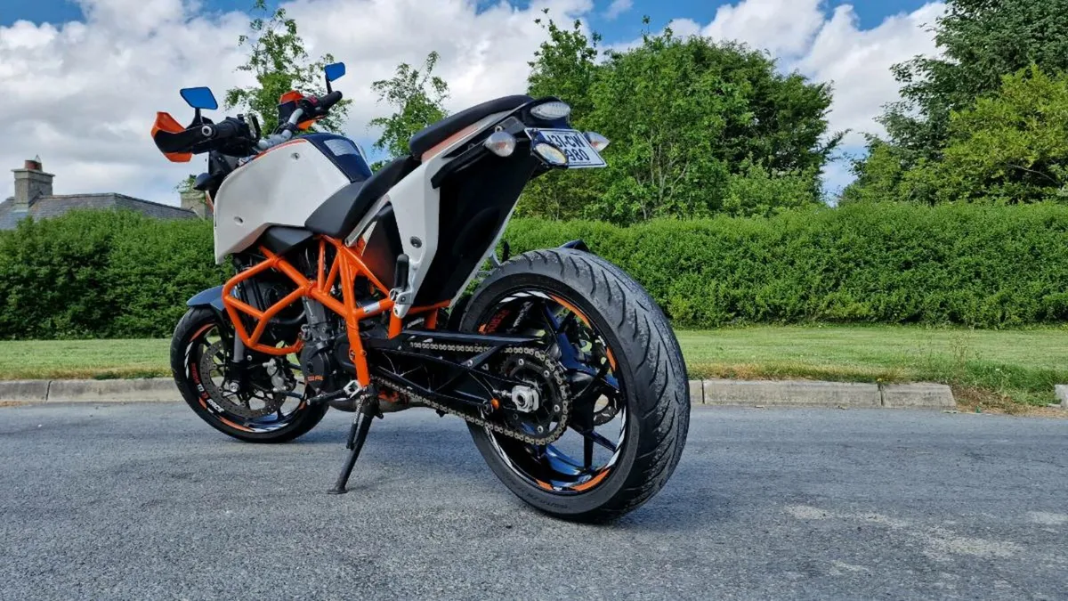 KTM Duke 690 - Image 4