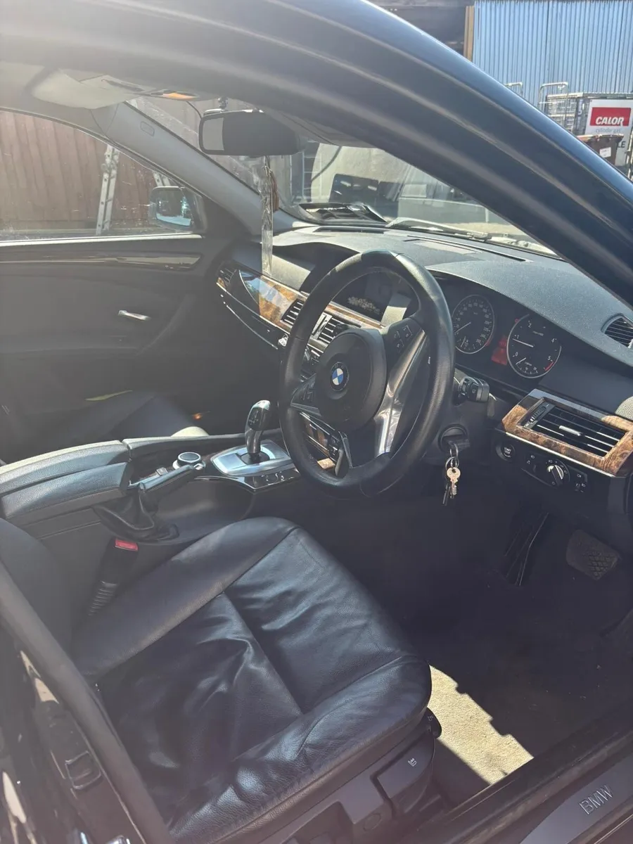 BMW 520d 2008 - Image 4